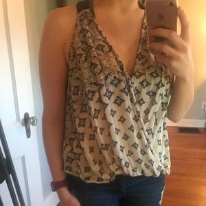 Deep V Top Size M